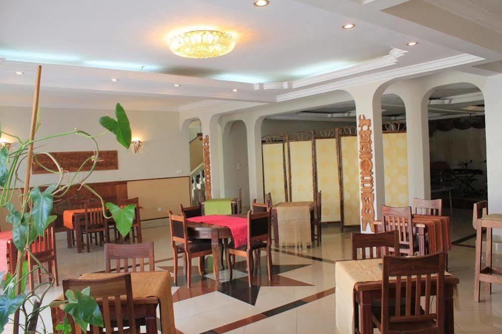K.méléon-Hôtel Antananarivo Kültér fotó