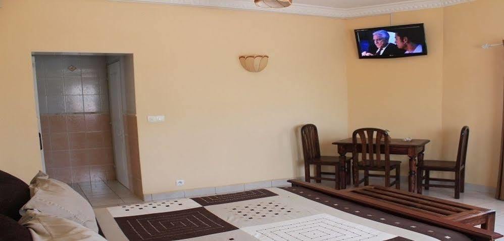 K.méléon-Hôtel Antananarivo Kültér fotó
